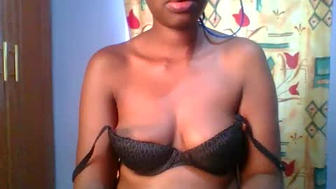 Snapshot of sexie_love chatting on 1, 11, 2025 Nancy online show from 1, 11, 2025