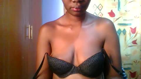 Snapshot of sexie_love chatting on 2, 11, 2025 Nancy online show from 2, 11, 2025