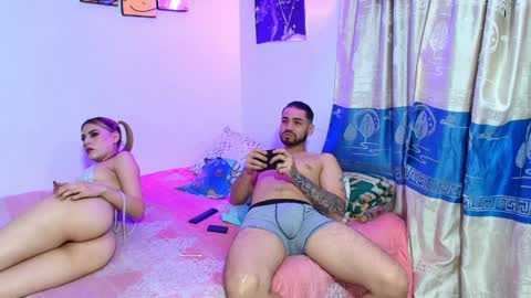 Snapshot of sexincompany chatting on 9, 4, 2026 monserat y thony online show from 9, 4, 2026