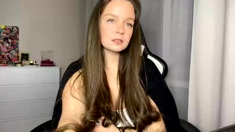 Snapshot of sexmoon11 chatting on 24, 12, 2024 My name is Mia whats yours online show from 24, 12, 2024