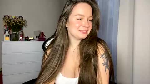 Snapshot of sexmoon11 chatting on 6, 1, 2025 My name is Mia whats yours online show from 6, 1, 2025