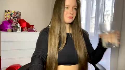 Snapshot of sexmoon11 chatting on 23, 2, 2025 My name is Mia whats yours online show from 23, 2, 2025