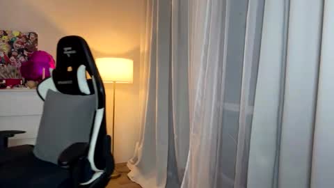 My name is Mia whats yours online show from 14, 10, 2025