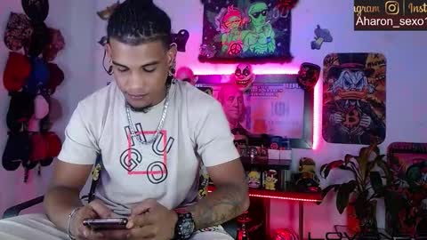 Aharon  ravelo online show from 8, 2, 2026