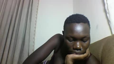 sexqueen02 online show from 28, 10, 2025