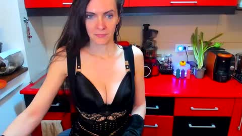 Snapshot of sexqueen1111 chatting on 10, 3, 2025 sexqueen1111 online show from 10, 3, 2025