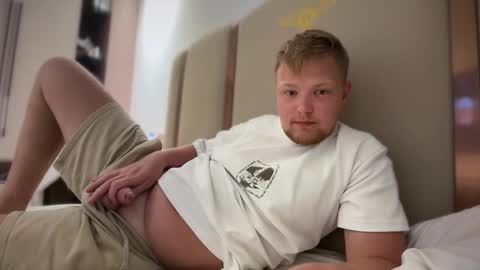 Snapshot of sexual_sbotage chatting on 24, 2, 2026 Max Leman online show from 24, 2, 2026