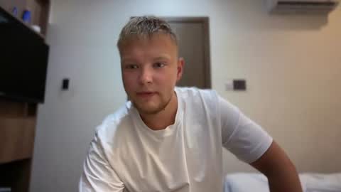 Snapshot of sexual_sbotage chatting on 17, 6, 2026 Max Leman online show from 17, 6, 2026