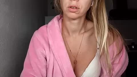 Snapshot of sexualangel chatting on 27, 4, 2026 Verona online show from 27, 4, 2026