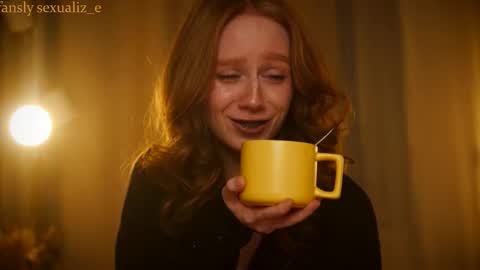 Snapshot of sexualiz_e chatting on 24, 10, 2025 Liz online show from 24, 10, 2025