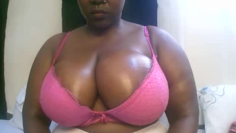 Snapshot of sexxi_ebony chatting on 21, 4, 2026 sexxi_ebony online show from 21, 4, 2026