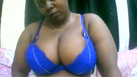 Snapshot of sexxi_ebony chatting on 6, 5, 2026 sexxi_ebony online show from 6, 5, 2026