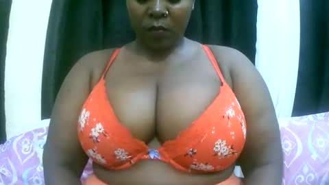 Snapshot of sexxi_ebony chatting on 9, 5, 2026 sexxi_ebony online show from 9, 5, 2026