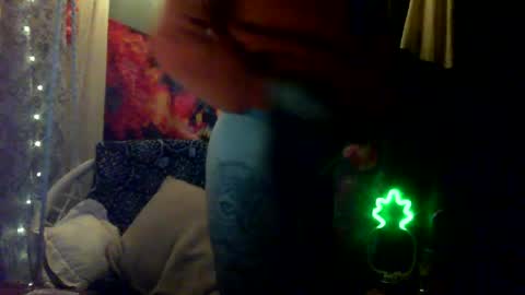 Snapshot of sexxileeah42o chatting on 22, 7, 2026 Leeah CloudZzz online show from 22, 7, 2026