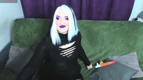 Snapshot of sexxx_queen chatting on 14, 12, 2025 sexxx_queen online show from 14, 12, 2025