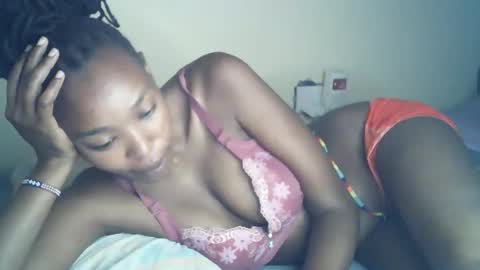 Snapshot of sexxy_curvy23 chatting on 16, 4, 2026 sexxy_curvy23 online show from 16, 4, 2026