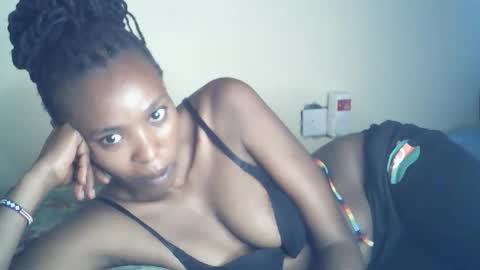 Snapshot of sexxy_curvy23 chatting on 18, 4, 2026 sexxy_curvy23 online show from 18, 4, 2026