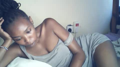 Snapshot of sexxy_curvy23 chatting on 24, 4, 2026 sexxy_curvy23 online show from 24, 4, 2026