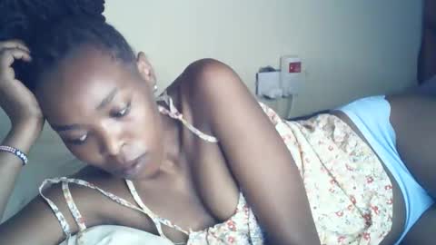 Snapshot of sexxy_curvy23 chatting on 25, 4, 2026 sexxy_curvy23 online show from 25, 4, 2026