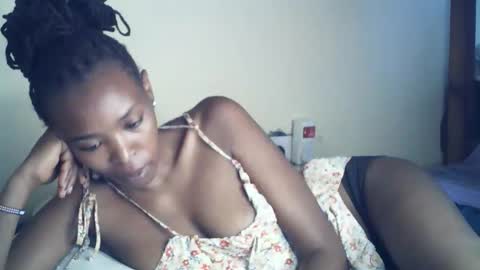 Snapshot of sexxy_curvy23 chatting on 29, 4, 2026 sexxy_curvy23 online show from 29, 4, 2026