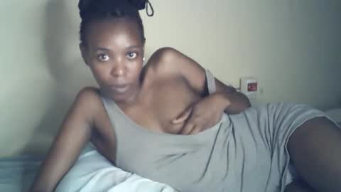 Snapshot of sexxy_curvy23 chatting on 7, 5, 2026 sexxy_curvy23 online show from 7, 5, 2026
