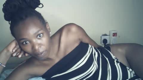 Snapshot of sexxy_curvy23 chatting on 10, 5, 2026 sexxy_curvy23 online show from 10, 5, 2026