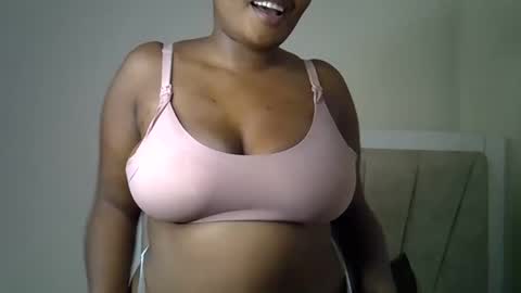 Snapshot of sexxyebony254 chatting on 23, 12, 2025 sexxyebony254 online show from 23, 12, 2025