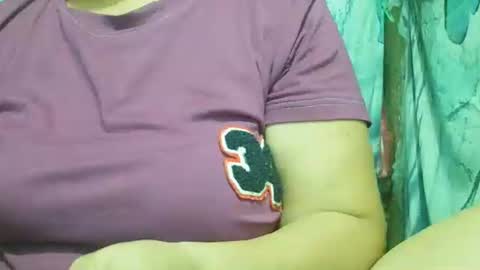 Snapshot of sexxyicee69 chatting on 19, 2, 2025 misslovely j online show from 19, 2, 2025