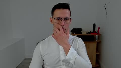 Snapshot of sexxymuscles4u chatting on 2, 12, 2024 Sexxymuscles4U online show from 2, 12, 2024