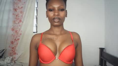 Snapshot of sexxypixie chatting on 5, 4, 2026 sexxypixie online show from 5, 4, 2026