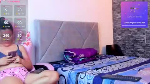 Snapshot of sexxyy_couple_ chatting on 24, 6, 2026 Sexxy-Couple online show from 24, 6, 2026