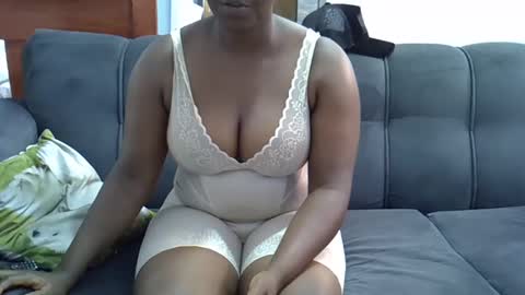 Snapshot of sexy_barbie79 chatting on 22, 2, 2025 Catherine online show from 22, 2, 2025