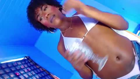 Snapshot of sexy_blackxxx991296 chatting on 22, 5, 2026 sexy_blackxxx991296 online show from 22, 5, 2026