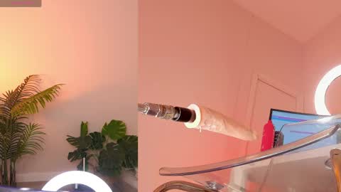 Snapshot of sexy_blonde_doll chatting on 14, 4, 2026 Lina online show from 14, 4, 2026