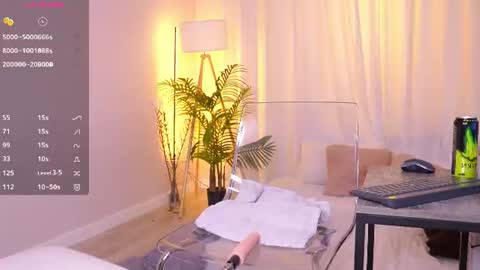 Snapshot of sexy_blonde_doll chatting on 18, 6, 2026 Lina online show from 18, 6, 2026