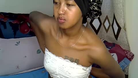 Snapshot of sexy_bluegirl chatting on 2, 2, 2025 sexy_bluegirl online show from 2, 2, 2025