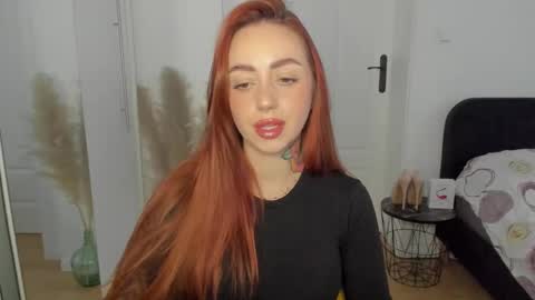 Snapshot of sexy_coralie chatting on 3, 11, 2025 C o r a l i e online show from 3, 11, 2025