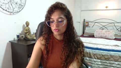 danna gomez online show from 19, 1, 2025