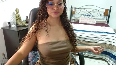 danna gomez online show from 23, 1, 2025