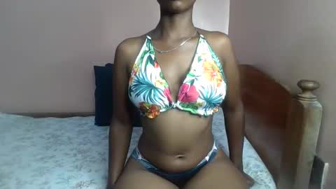 Snapshot of sexy_ellahh chatting on 19, 12, 2025 Ellahh online show from 19, 12, 2025