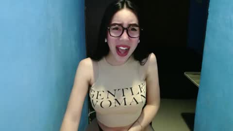 sexy_emily92 online show from 3, 3, 2026