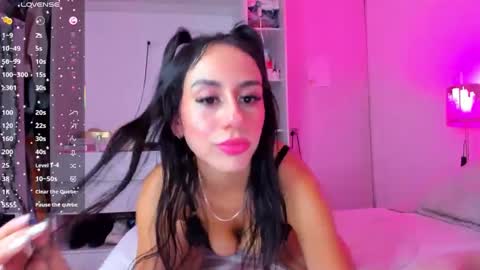 Snapshot of sexy_giirlxxx chatting on 12, 10, 2025 sexy_giirlxxx online show from 12, 10, 2025