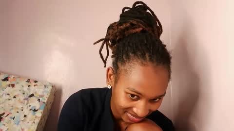 Snapshot of sexy_joyline chatting on 18, 12, 2025 joy online show from 18, 12, 2025