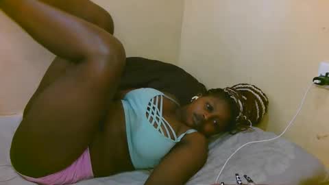 Snapshot of sexy_latasha chatting on 13, 9, 2025 sexy_latasha online show from 13, 9, 2025