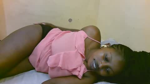 Snapshot of sexy_latasha chatting on 9, 10, 2025 sexy_latasha online show from 9, 10, 2025