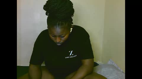 Snapshot of sexy_latasha chatting on 16, 10, 2025 sexy_latasha online show from 16, 10, 2025