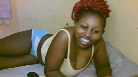 Snapshot of sexy_latasha chatting on 7, 11, 2025 sexy_latasha online show from 7, 11, 2025