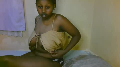 Snapshot of sexy_latasha chatting on 12, 11, 2025 sexy_latasha online show from 12, 11, 2025