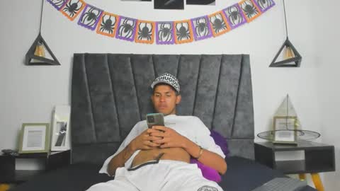 Snapshot of sexy_latin_cum chatting on 24, 10, 2025 sexy_latin_cum online show from 24, 10, 2025