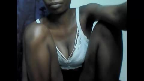Snapshot of sexy_leila3 chatting on 5, 10, 2025 kayla online show from 5, 10, 2025